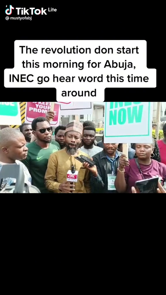 NIGERIAN YOUTH PLANING PROTEST