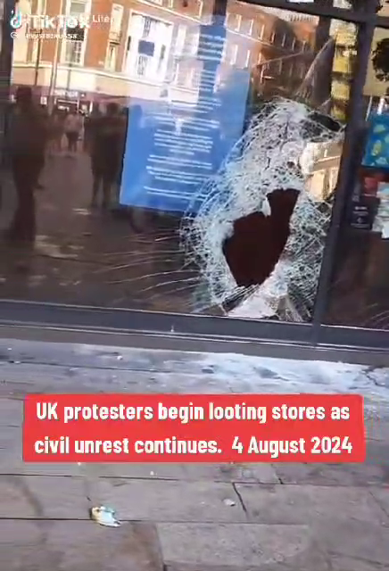 UNITED KINGDOM PROTEST: LOOTING CONTINUES